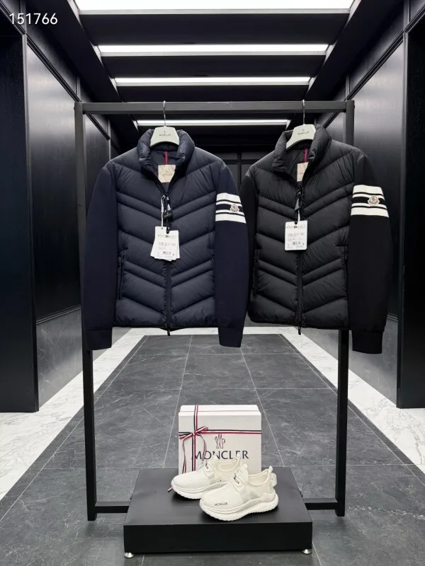 Moncler sz1-5 26yr368